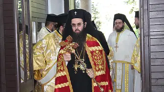 Сливенският митрополит Арсений  възглави празничната света литургия за храмовия празник на „Св. св. Петър и Павел“ в Котел