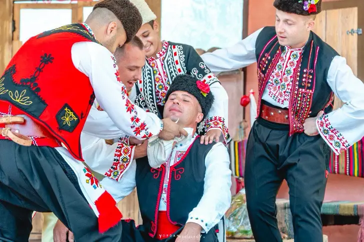 Жители и гости на Враца бяха част от Северняшката сватба