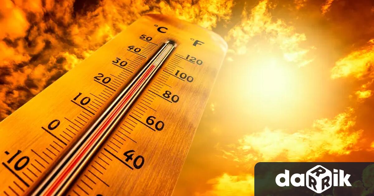Валежи от дъжд и относително понижение на температурите предстоят през