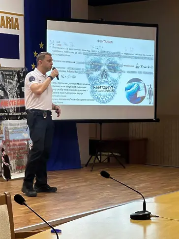 “НЕ СТЕ САМИ“: Зала „Плевен“ събра младежи, институции и артисти в подкрепа на борбата срещу наркотиците