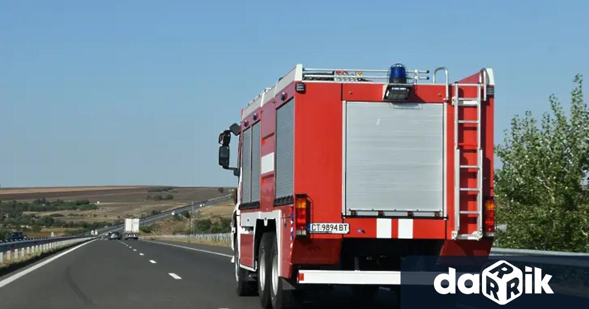 Влекач ДАФ с полуремарке с румънска регистрация се е запалил
