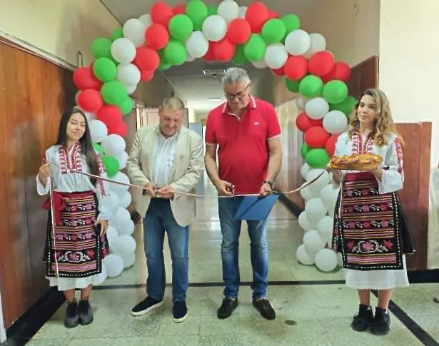 STEM център с пет тематични кабинета отвори врати в Спортно училище „Георги Бенковски“