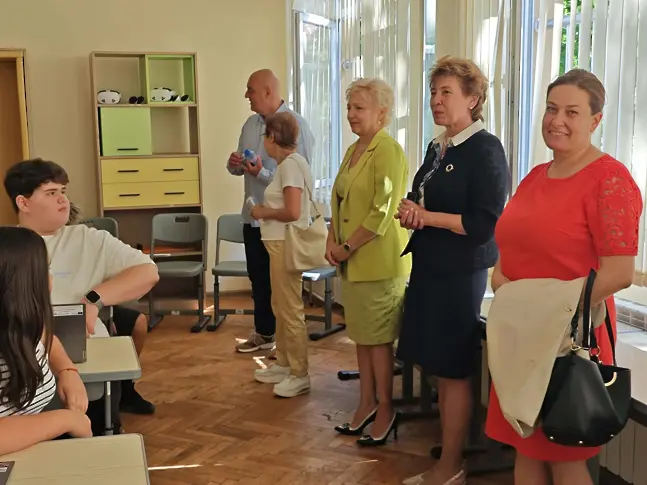  STEM център по естествени науки и математика и информатика отвори порти в ОУ „ Васил Левски “ – Плевен 