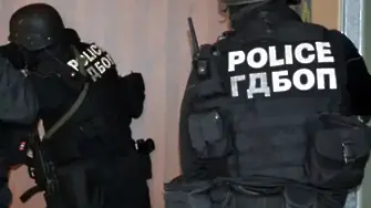 Задържаха 8 души у нас за измама с евросредства за близо 1 млн. евро