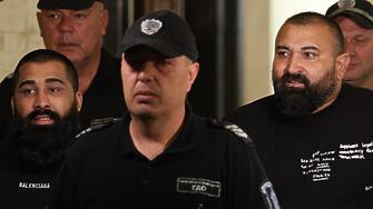 Ще ви изселим, ще ви приключим, ще ви убием, крещяла жената на арестуван при акцията срещу Калашниците по свидетелка