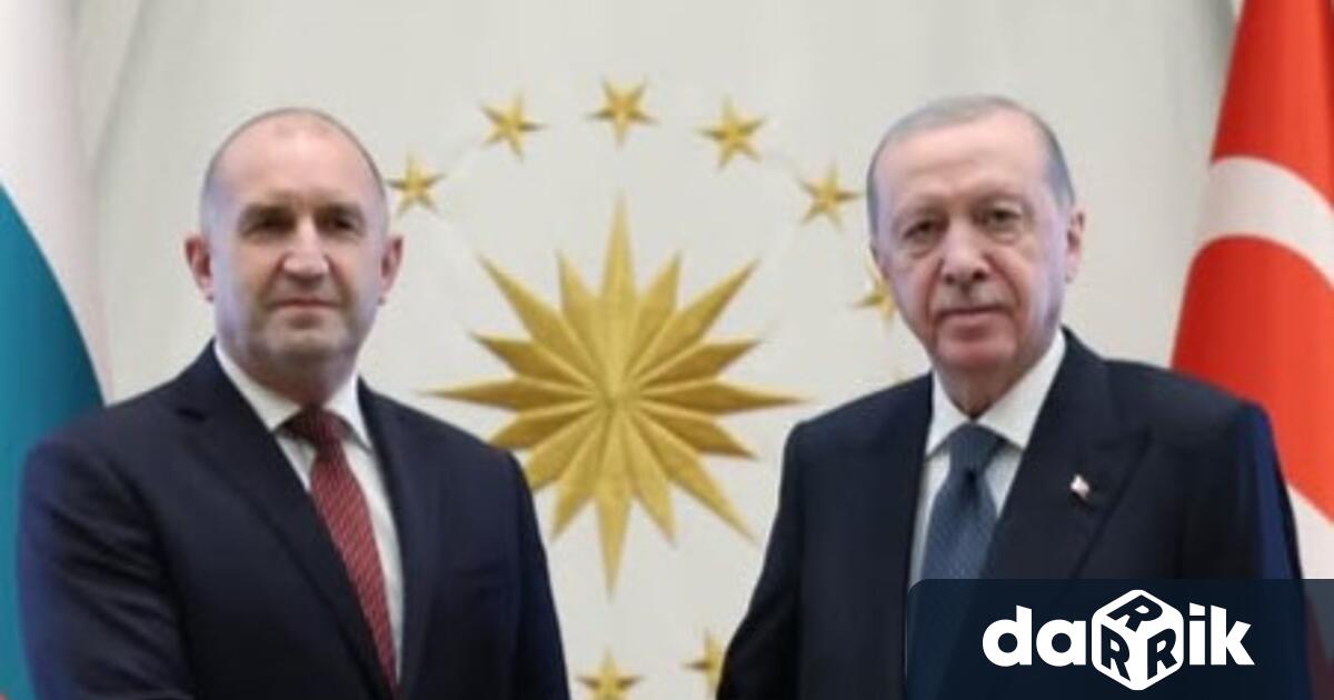 Премиерът Румен Радев пристигнана посещение в Анкара където проведе среща