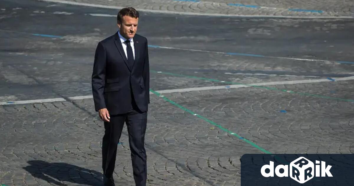 Президентът на Франция Еманюел Макрон пристигна на посещение в Сирия