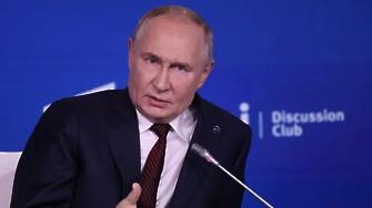 Русия засилва военнното обучение сред децата, ученици започват да боравят с гранати