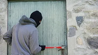 Разследват взломна кражба в с. Габровница