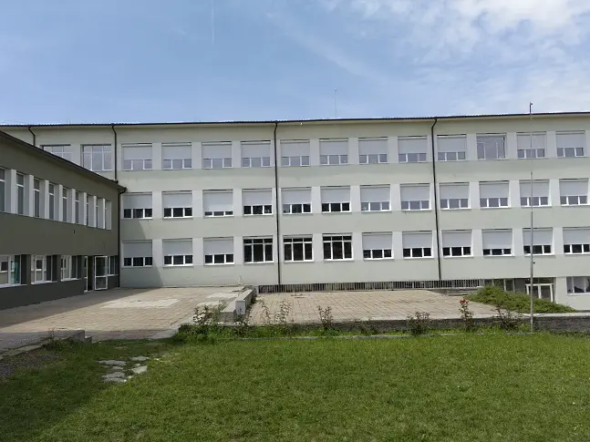 Приключи основният ремонт на сградата на плевенското училище „Д-р Петър Берон“ 	