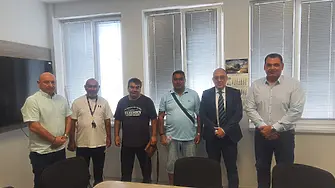 Областният управител предложи планово решение на водния проблем в кв. „Надежда“
