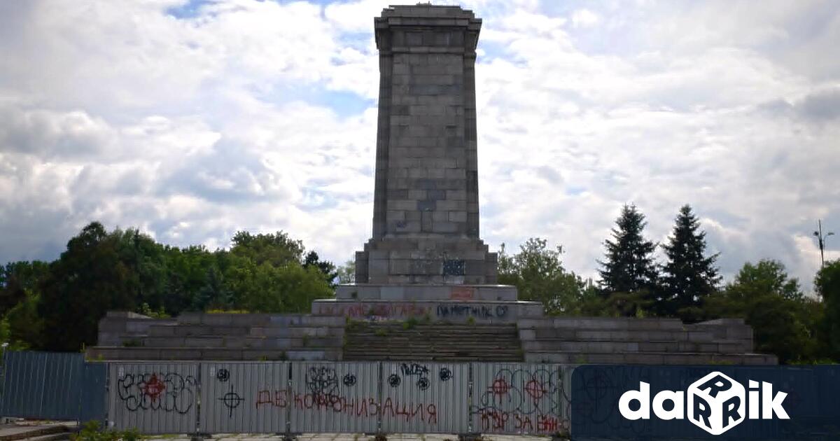 Дори на неродените бебета слушащи новините в коремите на майките