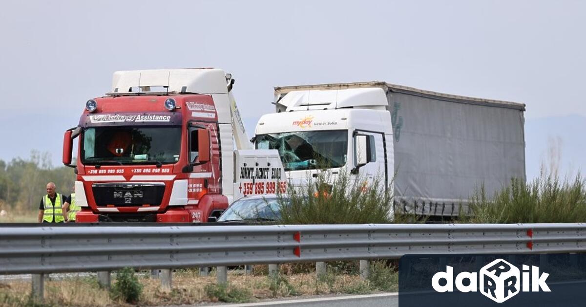 Временно е ограничено движението по автомагистрала Тракия при 222 рия