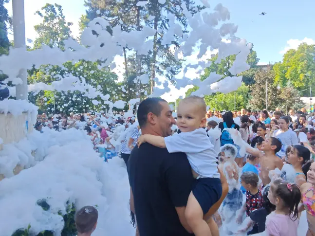 Пяна парти зарадва най-малките жители на Плевен! 