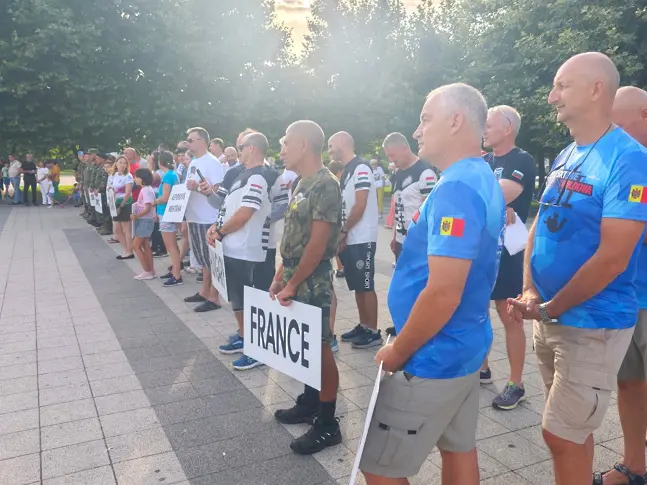 В Плевен официално беше открито 61-то Държавно първенство по парашутизъм/ГАЛЕРИЯ-СНИМКИ/