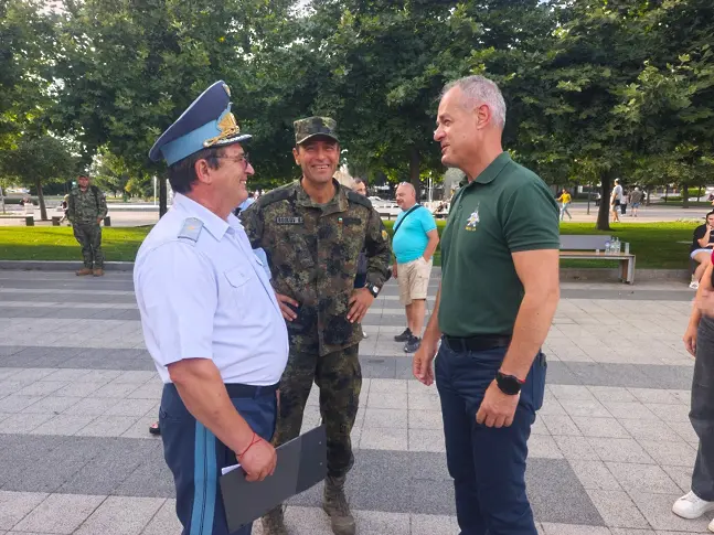 В Плевен официално беше открито 61-то Държавно първенство по парашутизъм/ГАЛЕРИЯ-СНИМКИ/