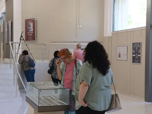 В Плевен откриха изложбата "Художествена галерия Дарение "Колекция Светлин Русев" в събитията и лица, плакати, 12.07.1984 - 12.07.2026"