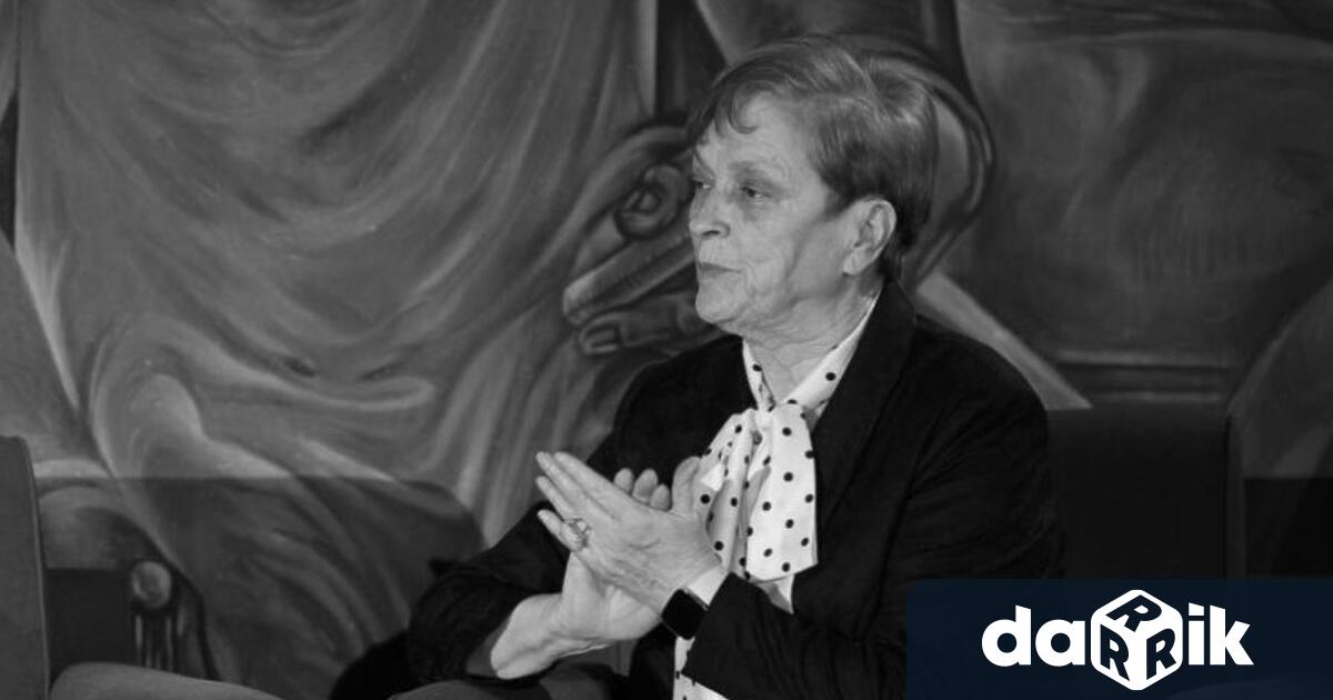 Българската литературна и културна общност скърби за загубата на поетесата