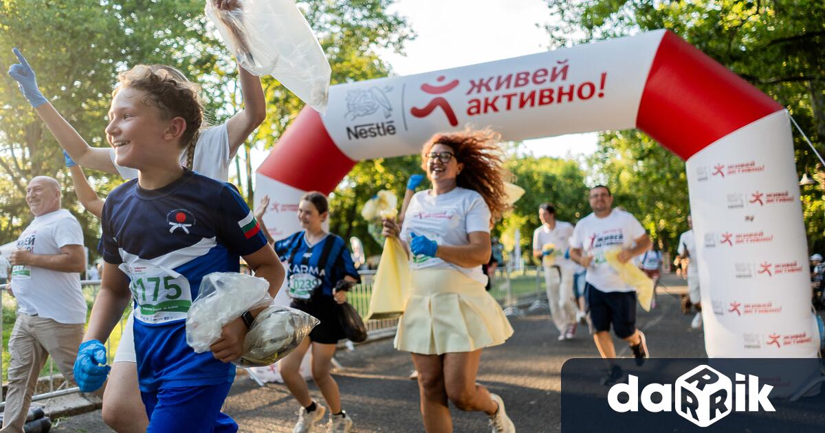 В разгара на летния сезон когато морето плажът и Морската