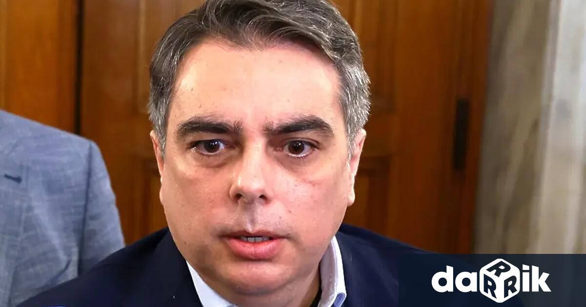 Очаквам до края на лятото да имаме конкретен кандидат за