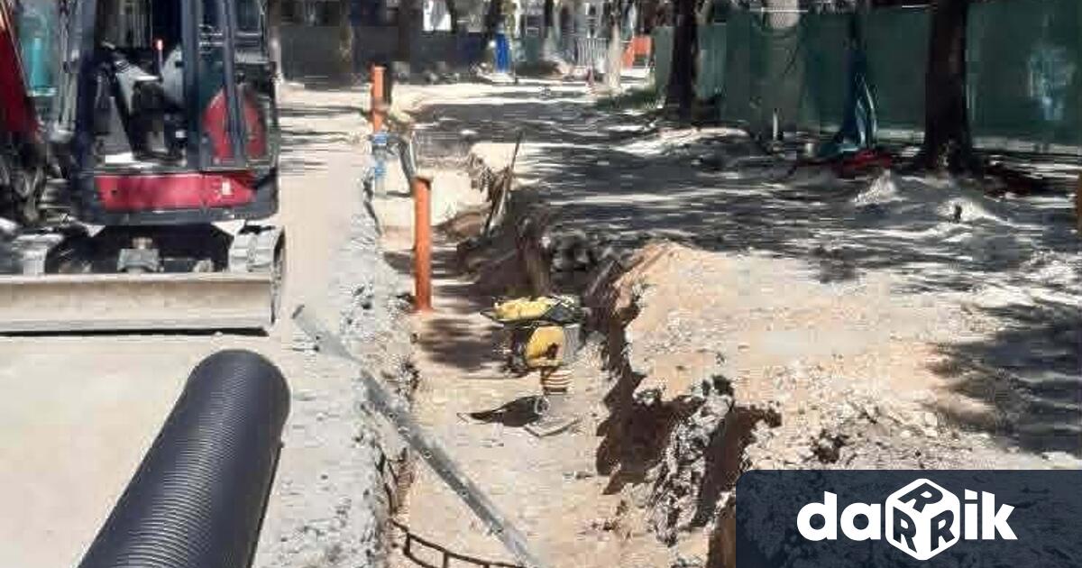 Във връзка със започналите дейности по реконструкцията на водопроводната мрежа