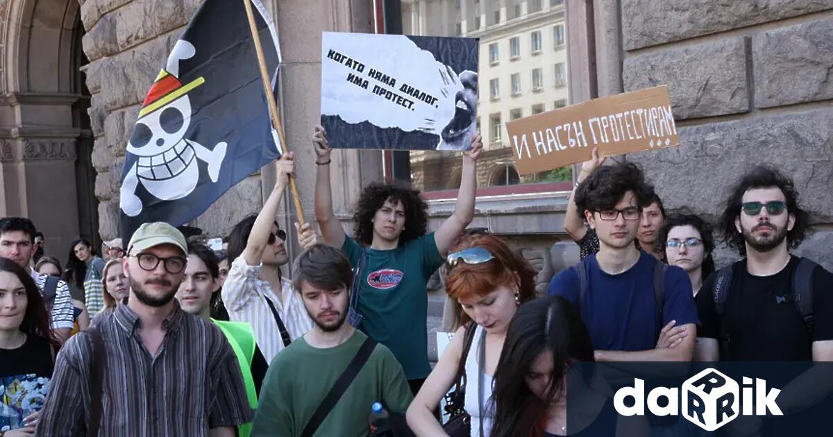 Без резултат завърши срещата между протестиращите студенти от НАТФИЗ и