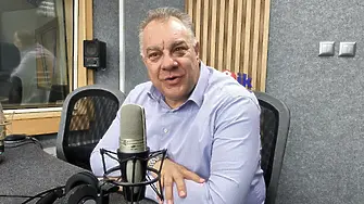 Гранична полиция спря  д-р Ненков за проверка - излъчвал радиация