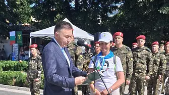 В Карлово посрещнаха участниците в Националния туристически поход „По стъпките на Апостола“/СНИМКИ/