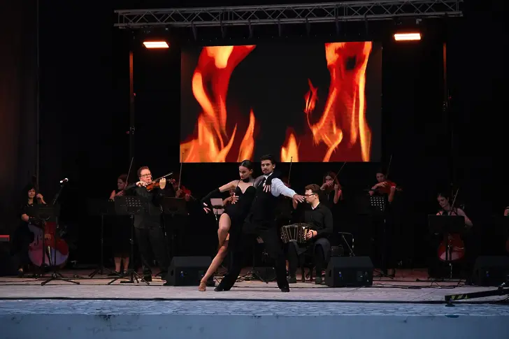 С грандиозен концерт в Казанлък завършва лятното турне ТАНГО Classic на Плевенската филхармония и световните виртуози Веско Ешкенази и Стоян Караиванов