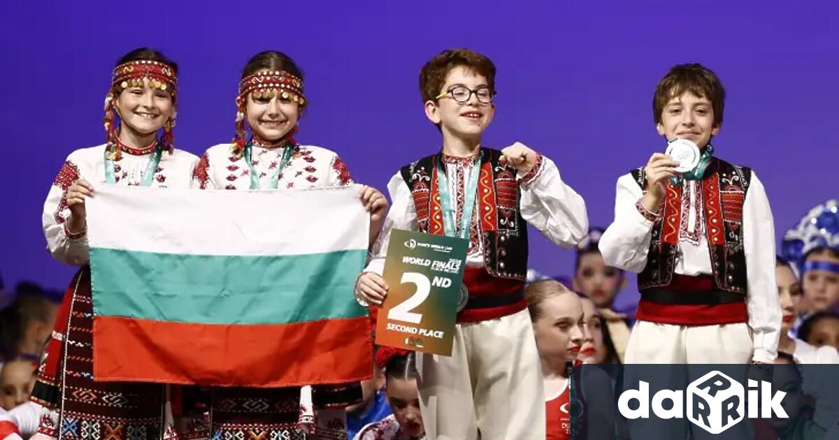 Докато погледите на традиционните спортни фенове са насочени към големите