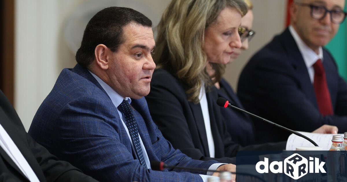 Централната избирателна комисия прекрати правомощията на Иван Кърчев като говорител