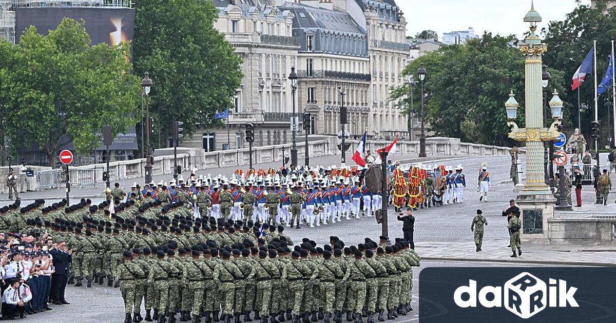 Франция отбелязва днес националния си празник Деня на Бастилията с