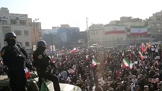 Иран екзекутира двама мъже от протестите през януари