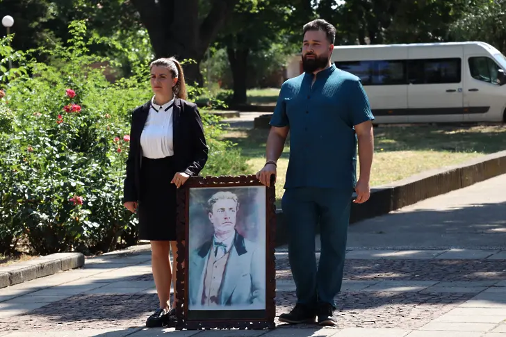  Град Левски празнува тържествено 81 година от оповестяването си за град и 189 година от рождението на Васил Левски 