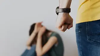 Задържаха мъж, нанесъл побой на приятелката си в Мездра