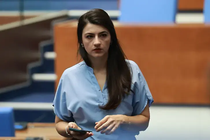 Лена Бориславова обяви, че стартира нова организация