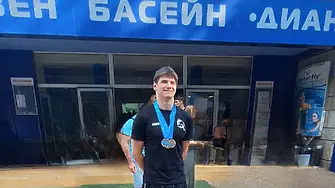 Дейвид Найденов е двукратен вицешампион по плуване на България