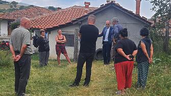 Намериха компромисно решение за проблема с водоснабдяването в Стрелци и Боринци след намеса на областния управител Михаил Кашеров
