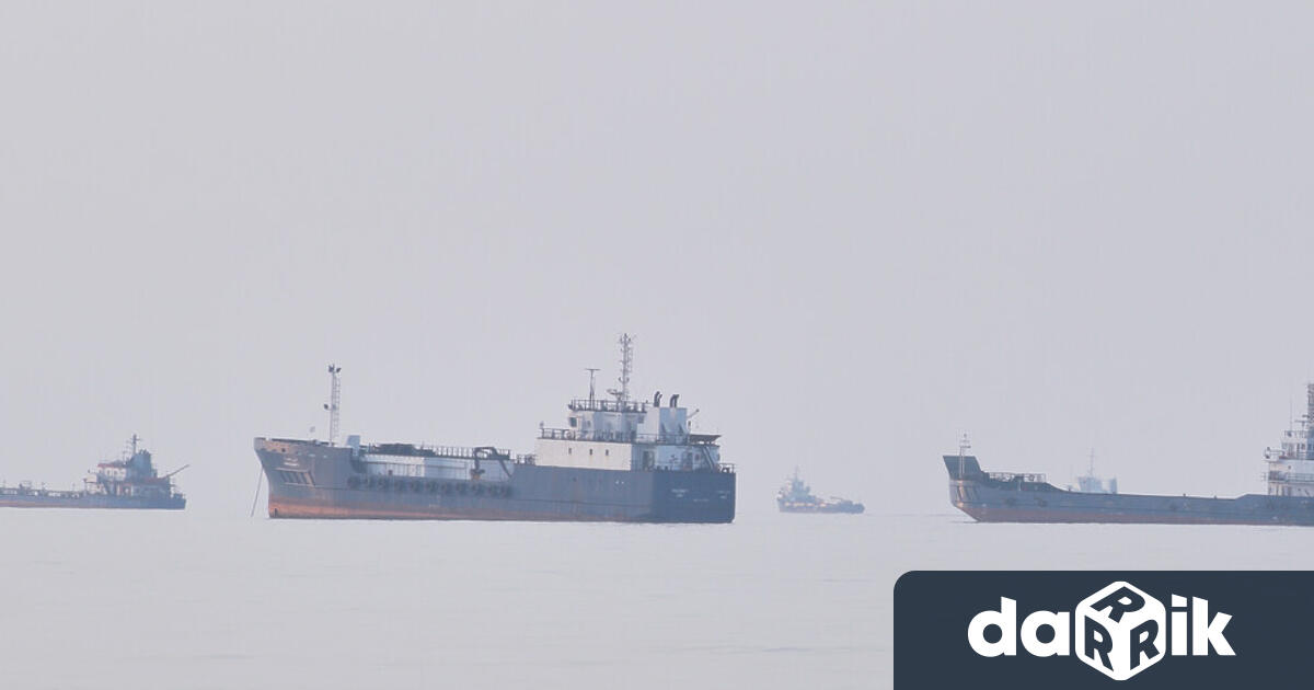 Йеменските бунтовници хути съобщиха че са нанесли удари с ракети