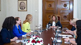 Йотова с резерви към финансовата рамка на ЕС при срещата си с еврокомисаря Захариева