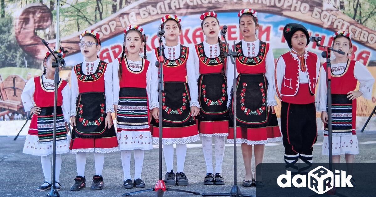 С много настроение вдъхновение и заслужени отличия се завърнаха самодейците