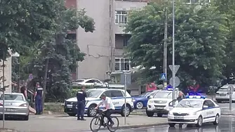 Задържаха 38-годишна жена, влязла с пистолет в аптека, за да я обере