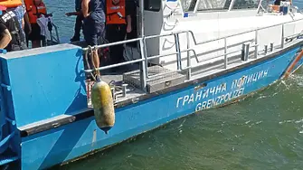 Евакуират пътниците от заседналия до Видин круизен кораб в р. Дунав
