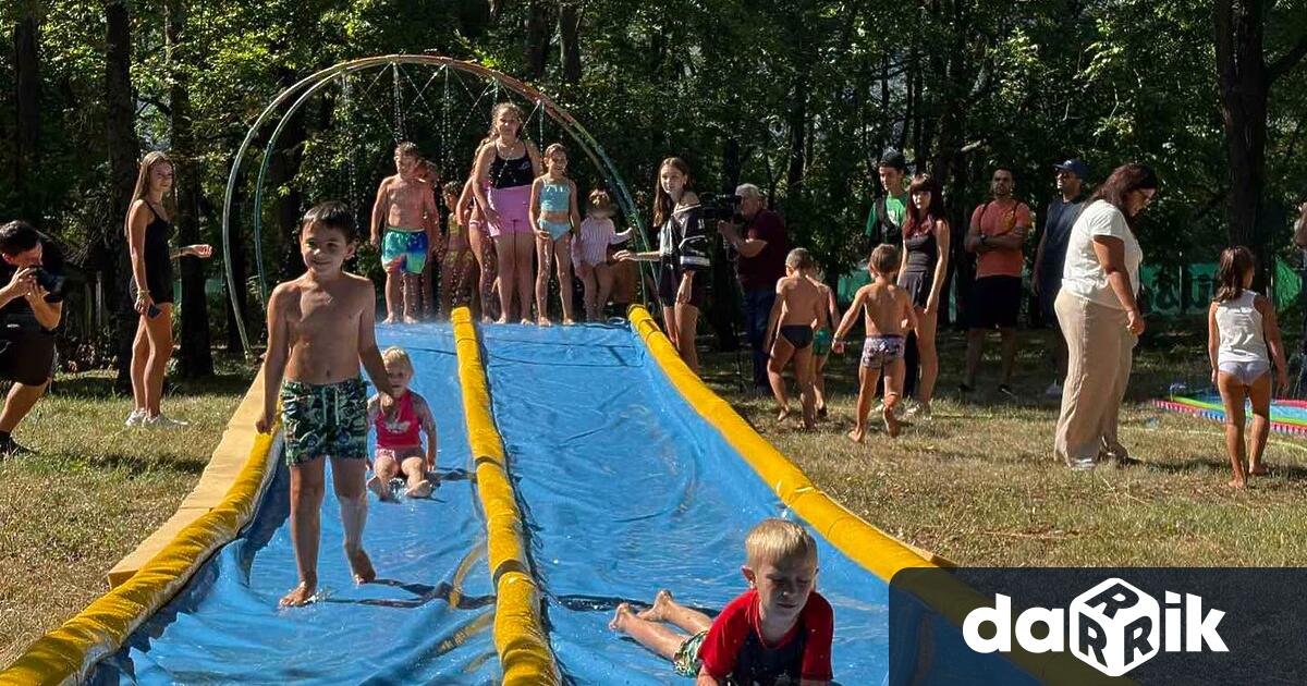 Започна водният празник в парка на стадион Христо Ботев Много