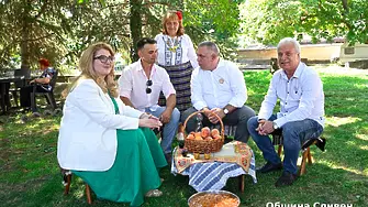 Стефан Радев в Гавраилово: Отглеждането на праскови е част от културата на нашия регион