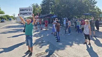 След поредната тежка катастрофа край Търговище хора заплашват с блокада на пътя София–Варна