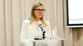 Велислава Петрова няма бивш съпруг, обясни Външно
