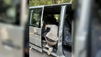 Задържаха 20 нелегални мигранти край Ропотамо