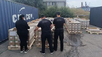 Задържаха 12 контейнера със стоки за над 2 млн. долара при разследване на Европрокуратурата