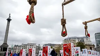 Иран обеси двама за шпионаж